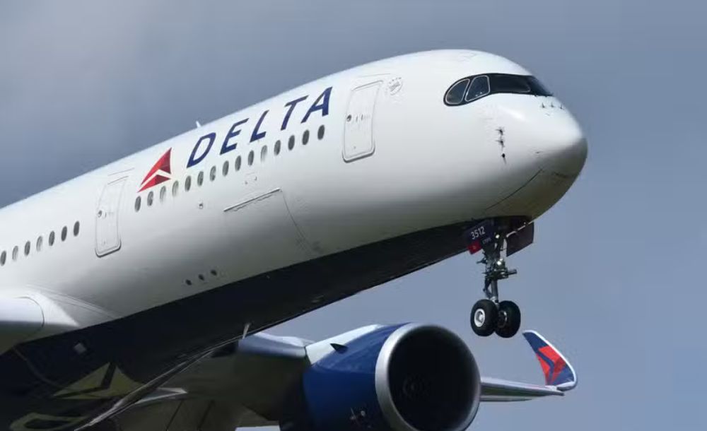 delta flight dl275 diverted lax